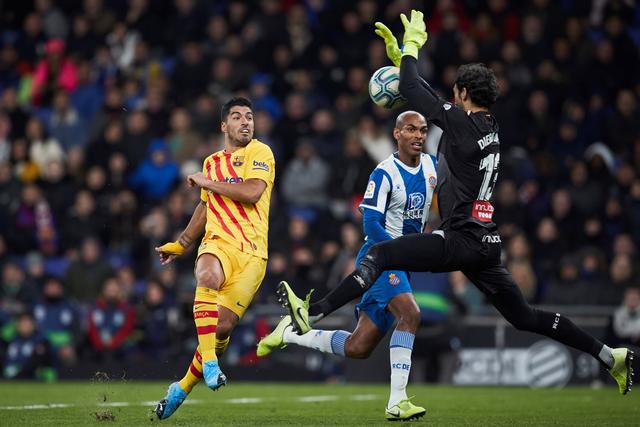 王哲林消极行为引发争议 上海不敌福建1胜3负