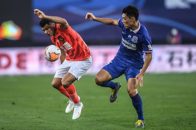 英超-加克波破门萨拉赫制胜 利物浦2-1布莱顿